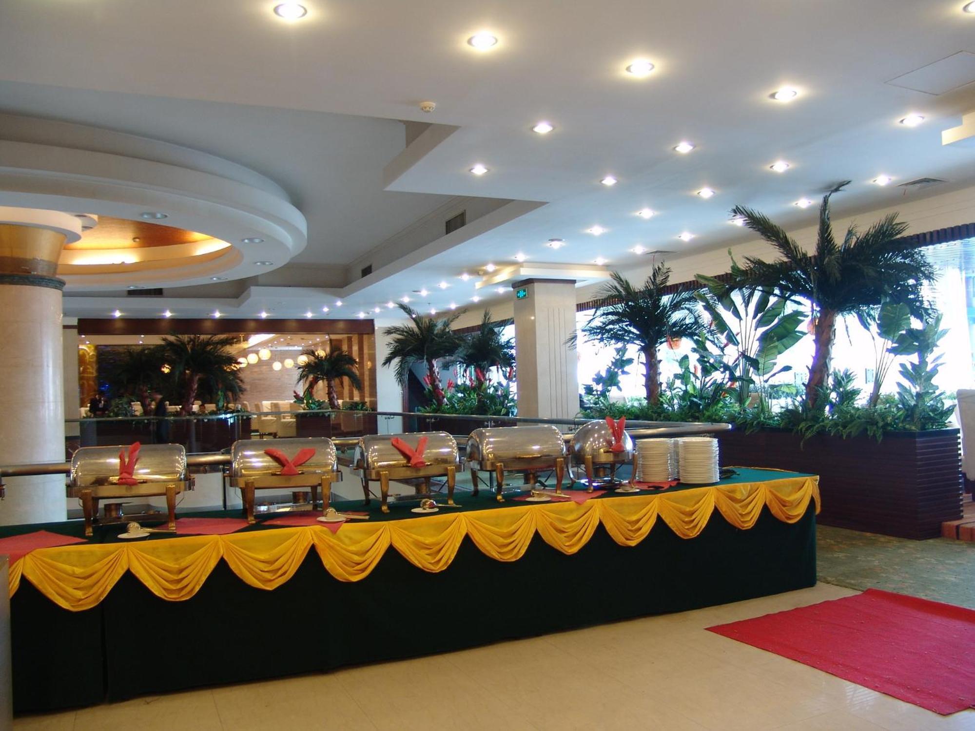 Kunming Golden Spring Hotel Exterior photo