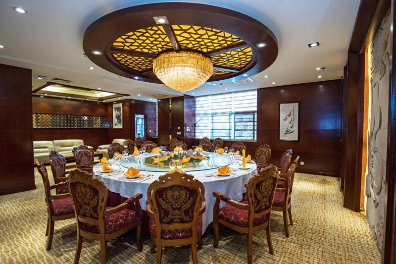 Kunming Golden Spring Hotel Exterior photo